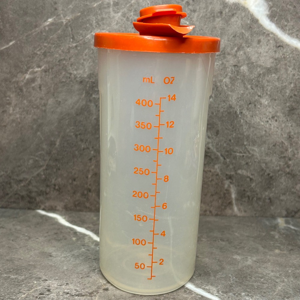 Vintage Tupperware Quick Shake 14oz 400ml Orange Flip Top Mixer 840-28 641-5